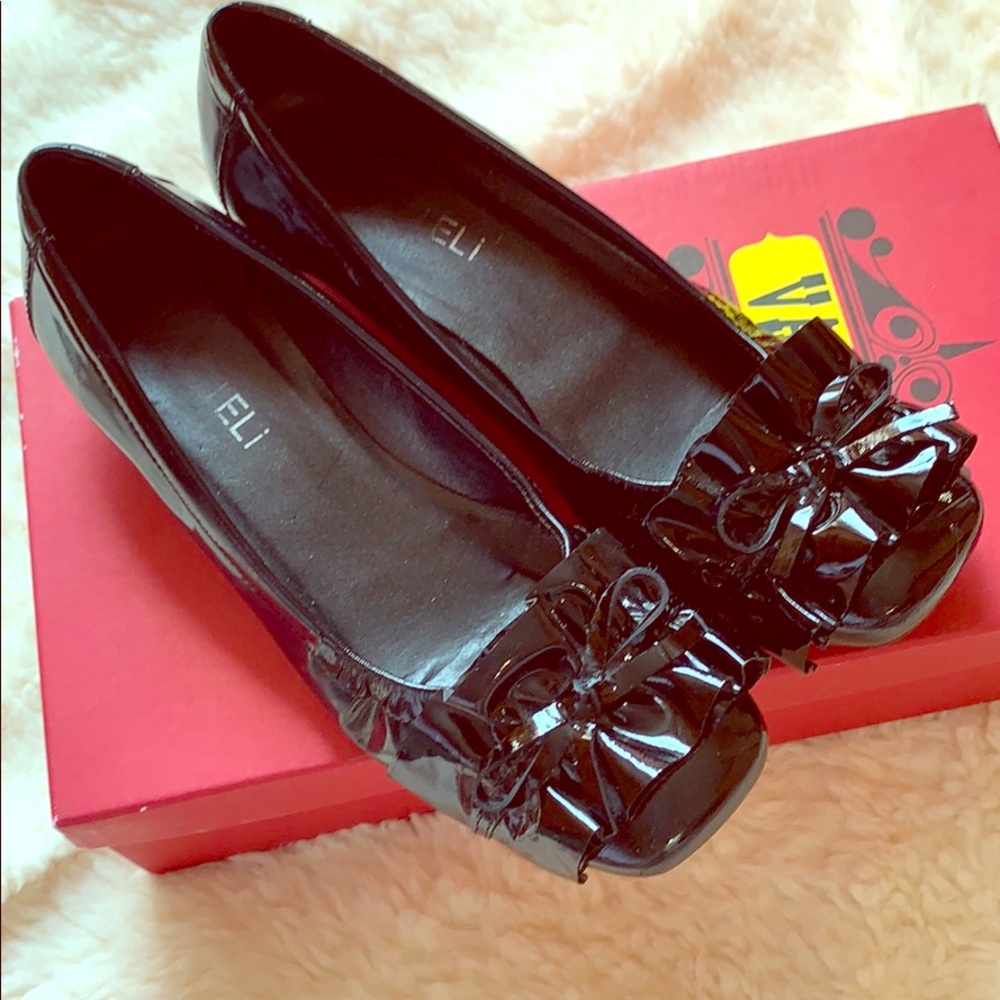 Vaneli Black Flat - image 1